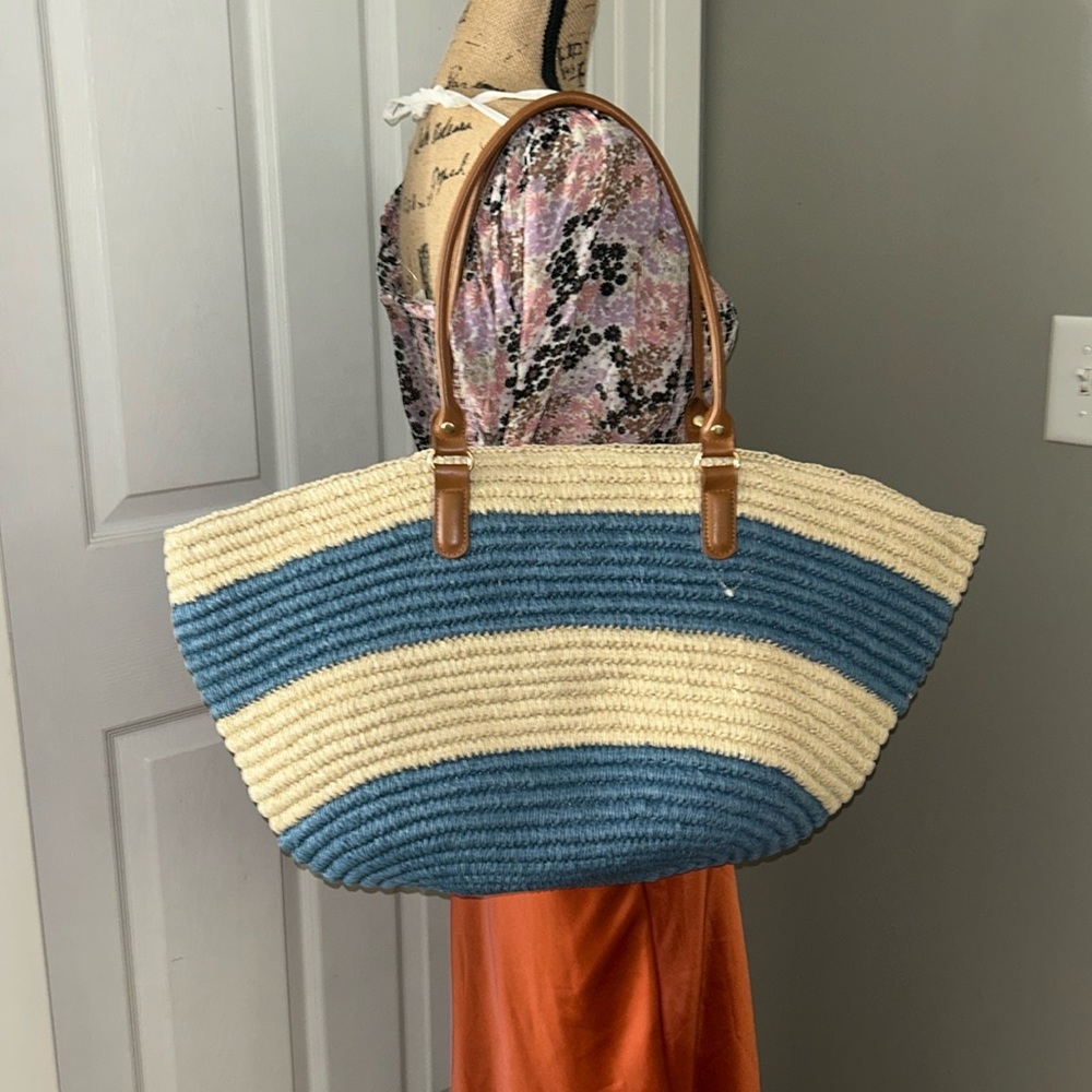 Tommy Bahamas beach bag